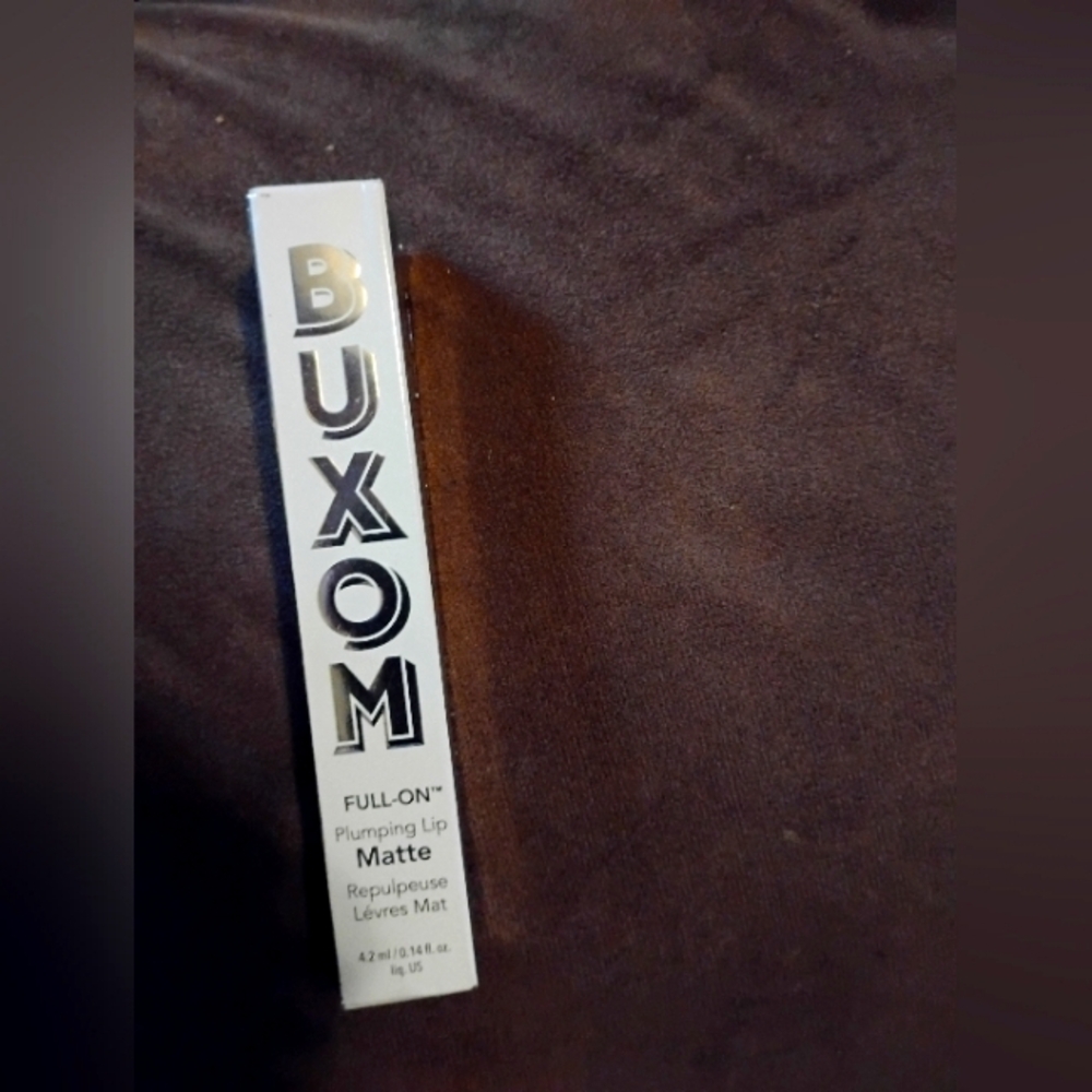 Buxom Full-on Plumping Lip Matte in Catching Rays – NEW IN BOX